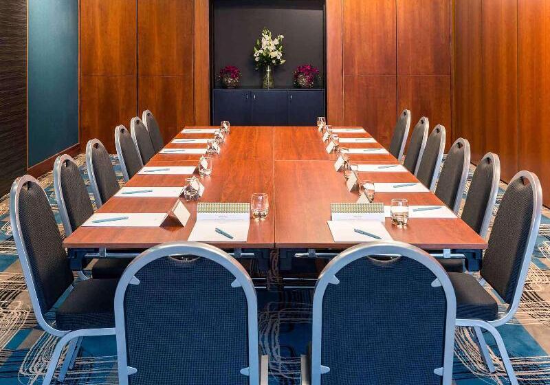 בית מלון כפרי Mercure London Heathrow