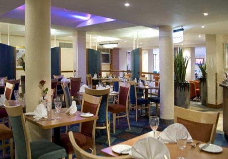 בית מלון כפרי Mercure London Heathrow