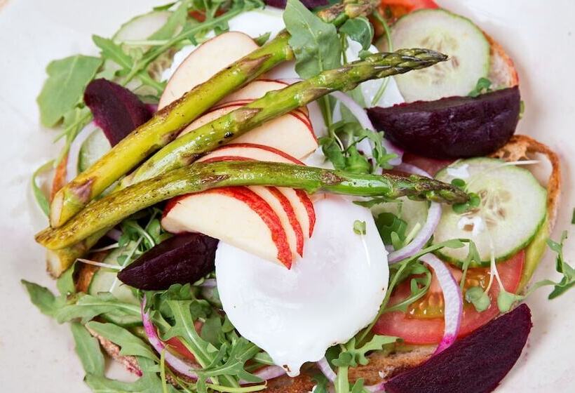 Metropole Hotel And Spa