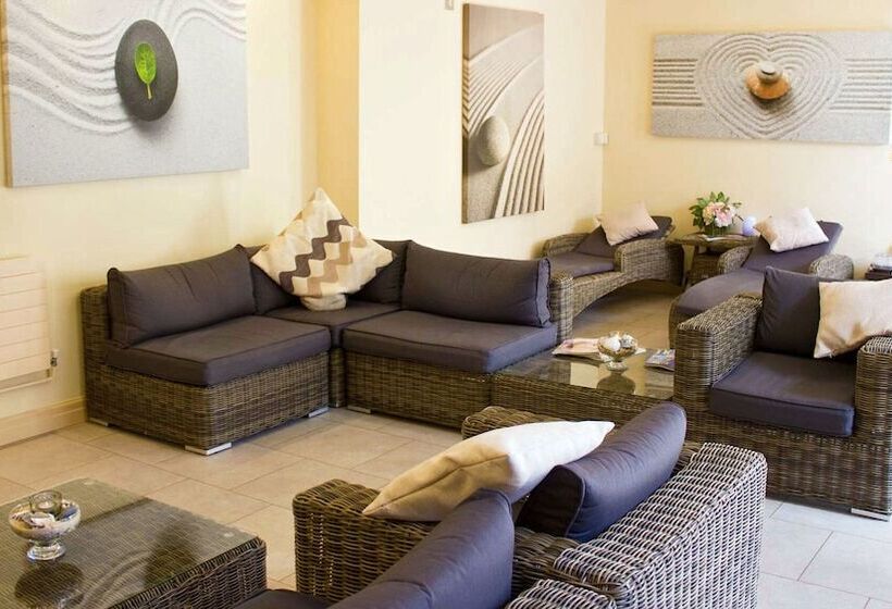 Metropole Hotel And Spa