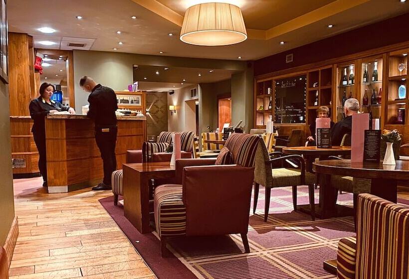 Metropole Hotel And Spa