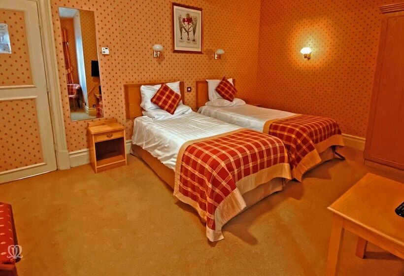 Metropole Hotel And Spa