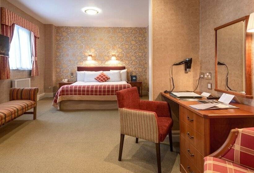 Metropole Hotel And Spa