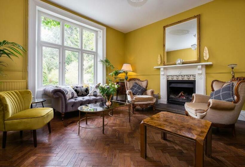 فندق Milebrook House