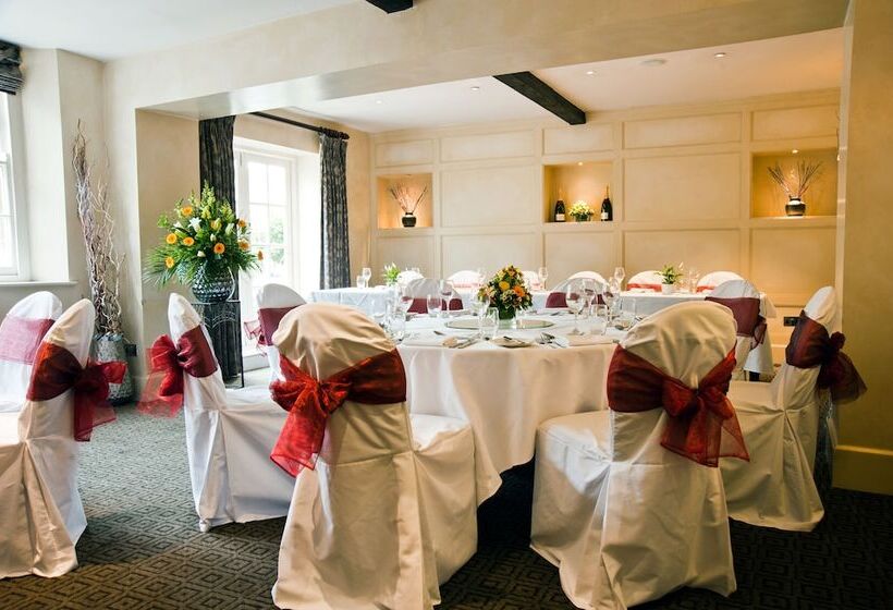 ホテル Noel Arms   A Bespoke