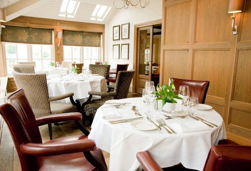 ホテル Noel Arms   A Bespoke