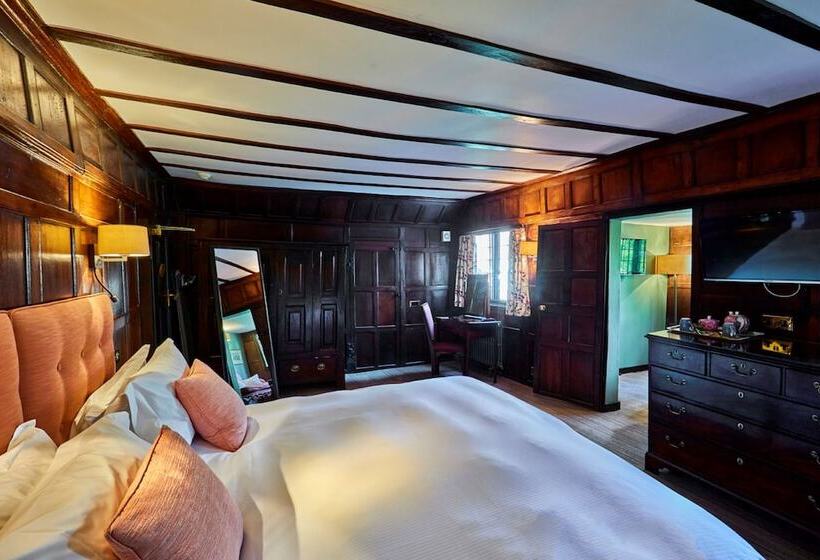 Ockenden Manor Hotel & Spa