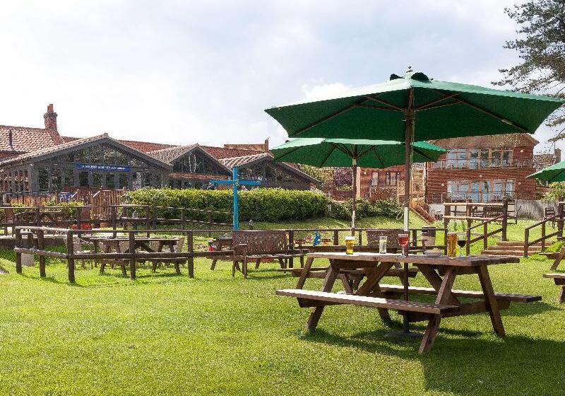 فندق Old Hunstanton Le Strange Arms