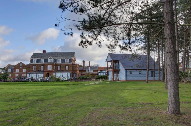 فندق Old Hunstanton Le Strange Arms