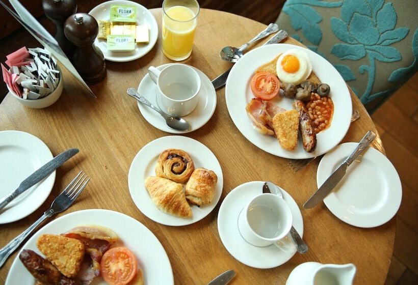 Old Thorns Hotel & Resort