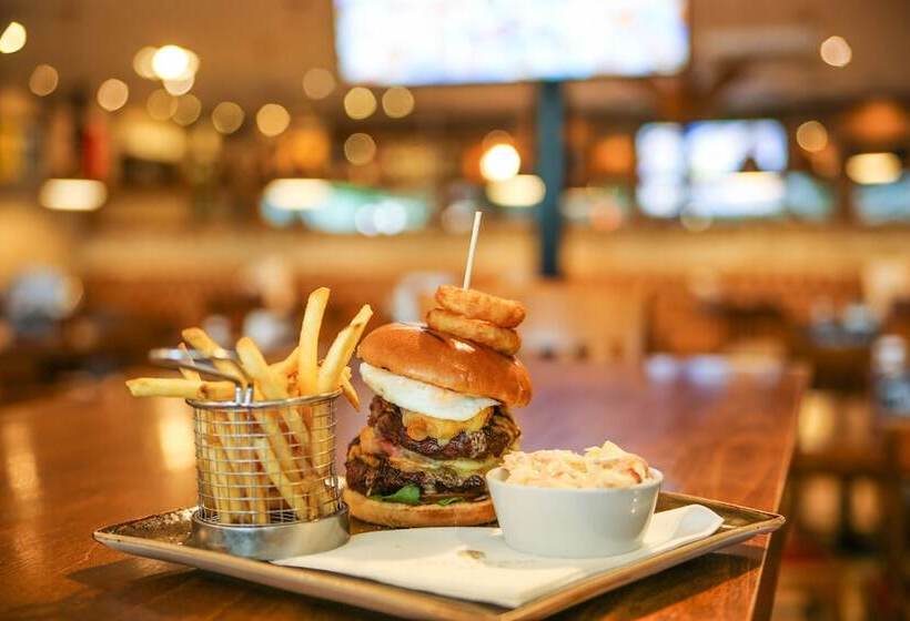 Old Thorns Hotel & Resort