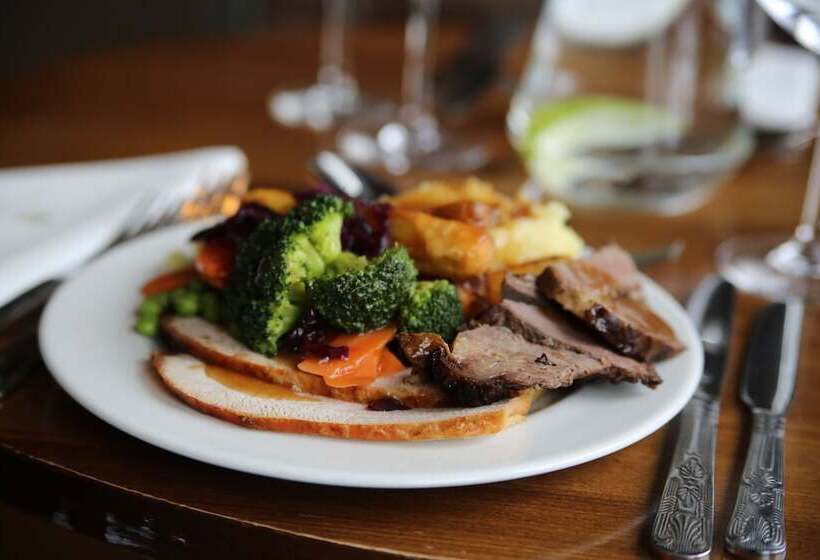 Old Thorns Hotel & Resort