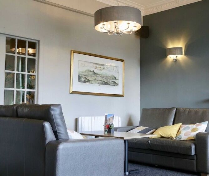 Отель Old Waverley