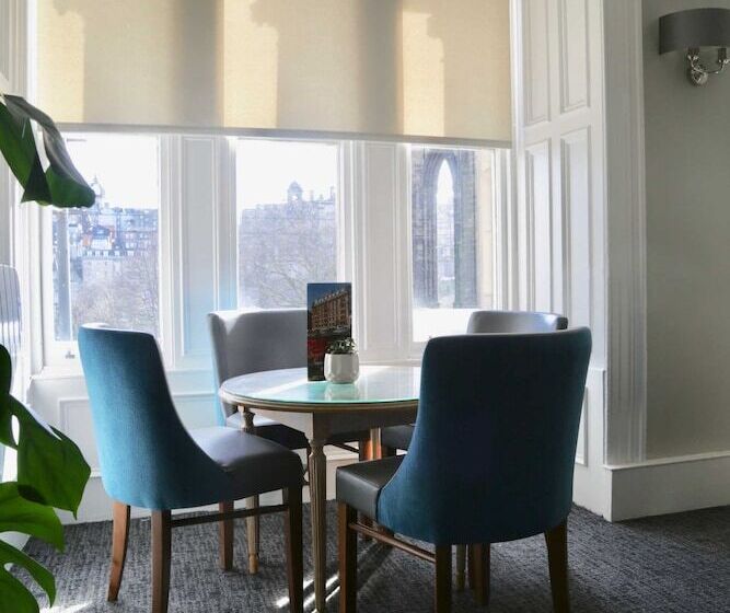 Отель Old Waverley