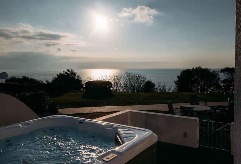 Отель Polurrian On The Lizard