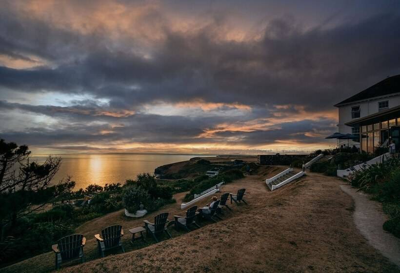 Отель Polurrian On The Lizard