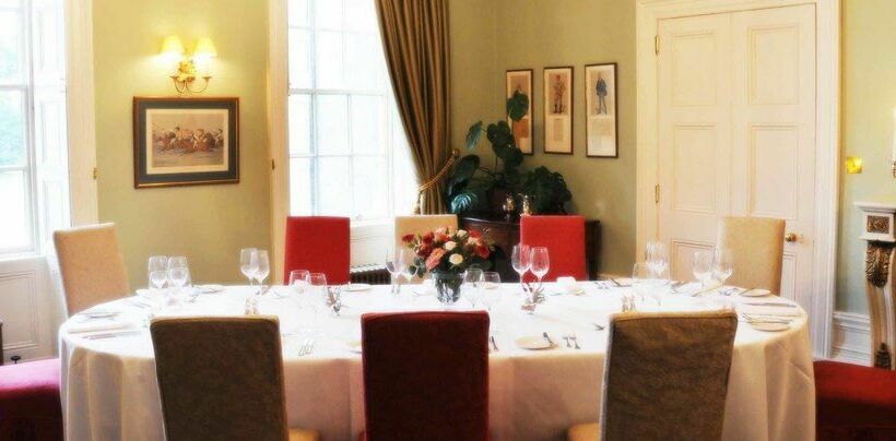 בית מלון כפרי Raemoir House