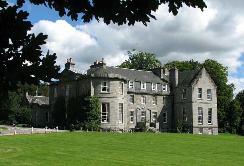 בית מלון כפרי Raemoir House