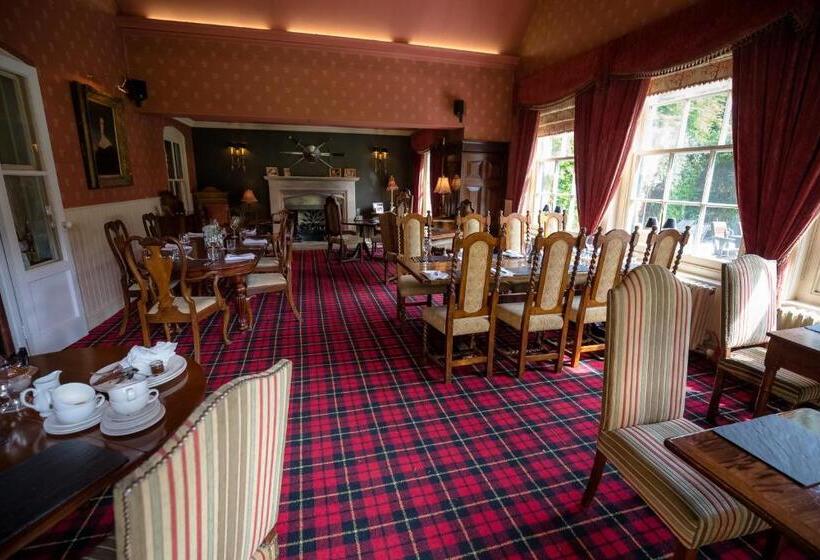 Отель Ravenwood Hall