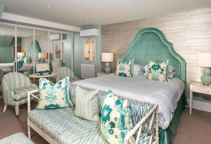 Отель Roslin Beach