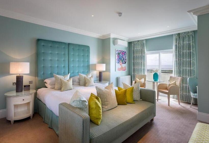 Отель Roslin Beach