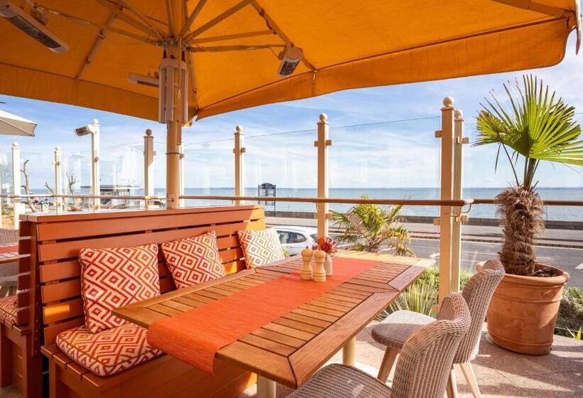 Отель Roslin Beach