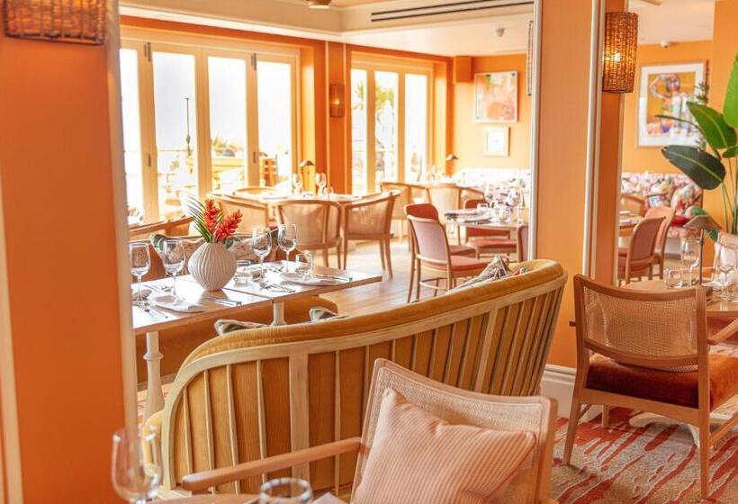 Отель Roslin Beach