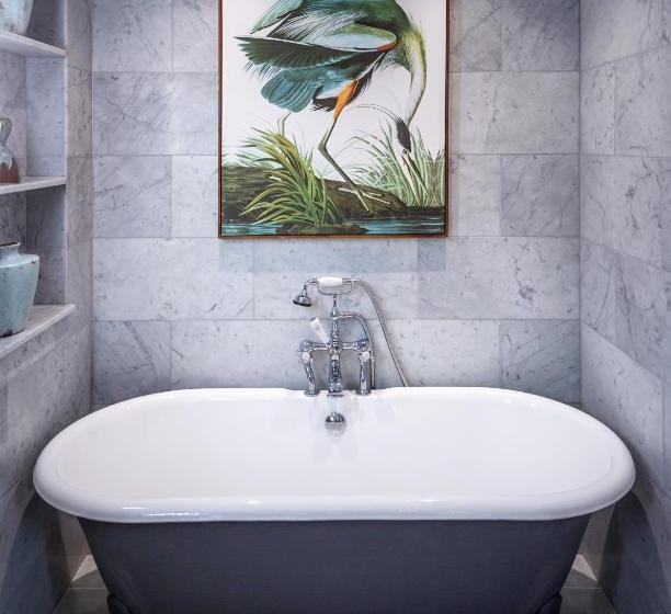 Отель Roslin Beach