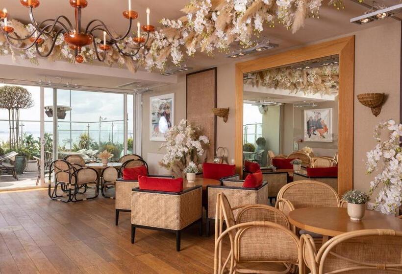 Отель Roslin Beach