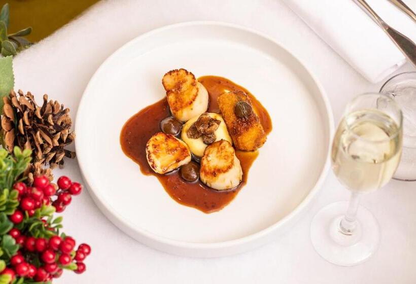 Отель Roslin Beach