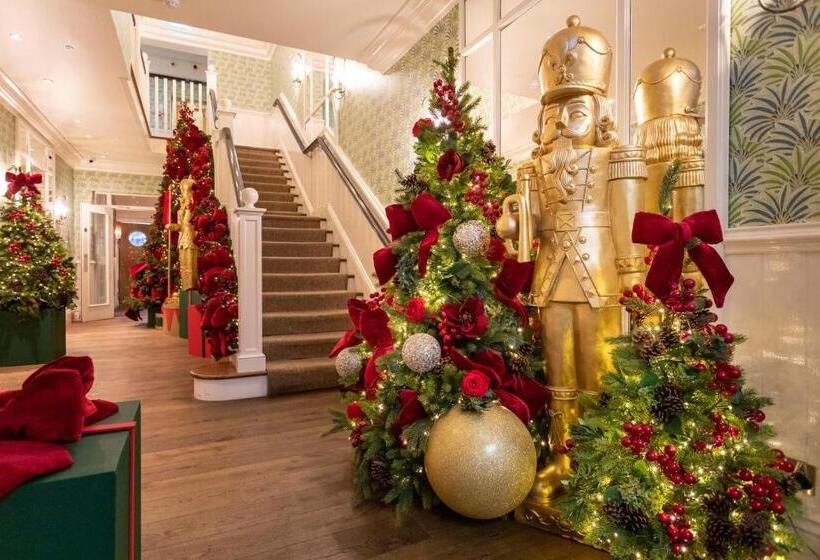 Отель Roslin Beach