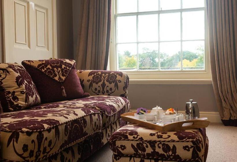 Rowton Hall Hotel And Spa