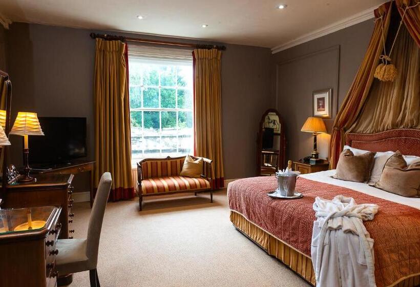 Rowton Hall Hotel And Spa