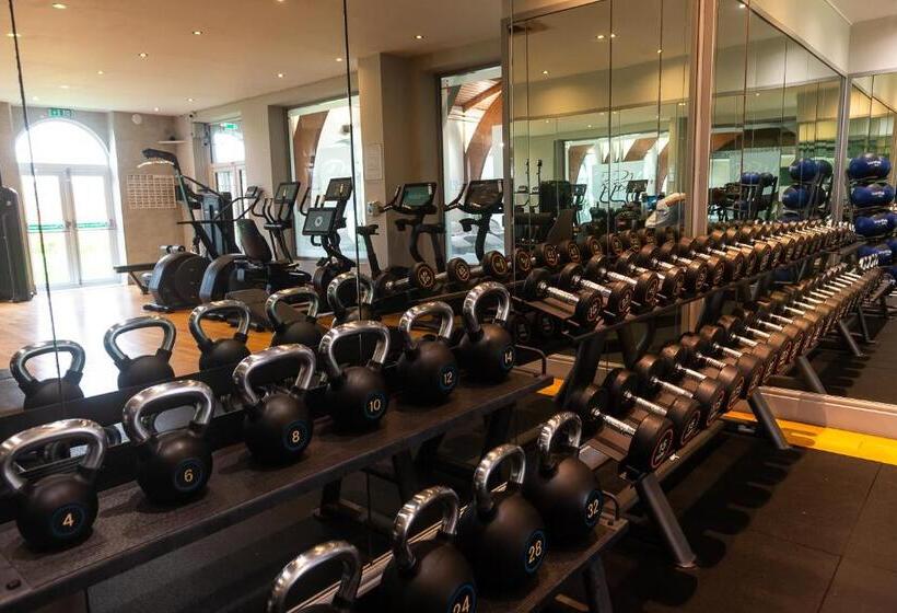 Rowton Hall Hotel And Spa