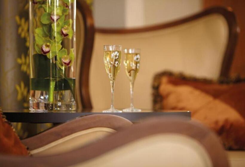 ホテル Royal Berkshire