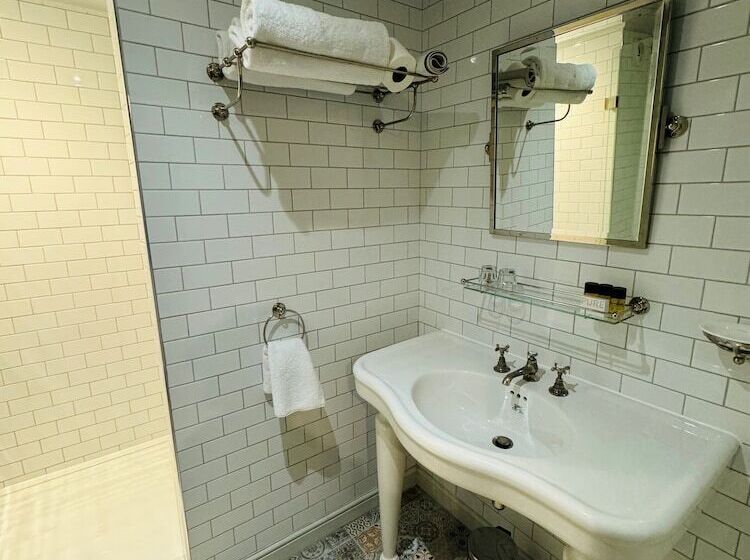 Отель The Rudloe Near Bath Marco Pierre White