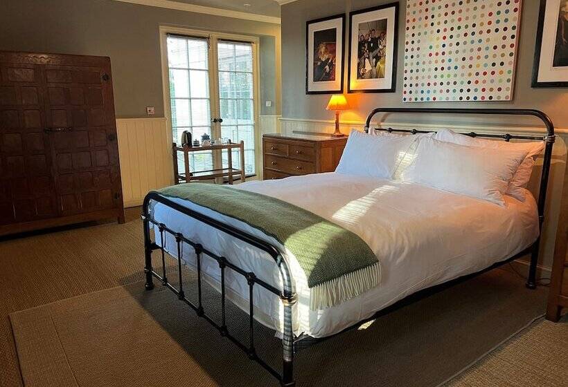 Отель The Rudloe Near Bath Marco Pierre White