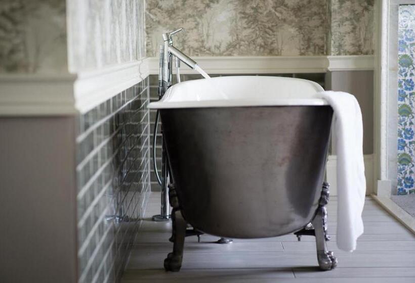 فندق South Lodge