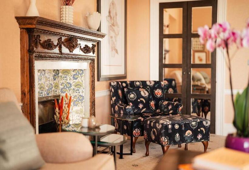 فندق South Lodge