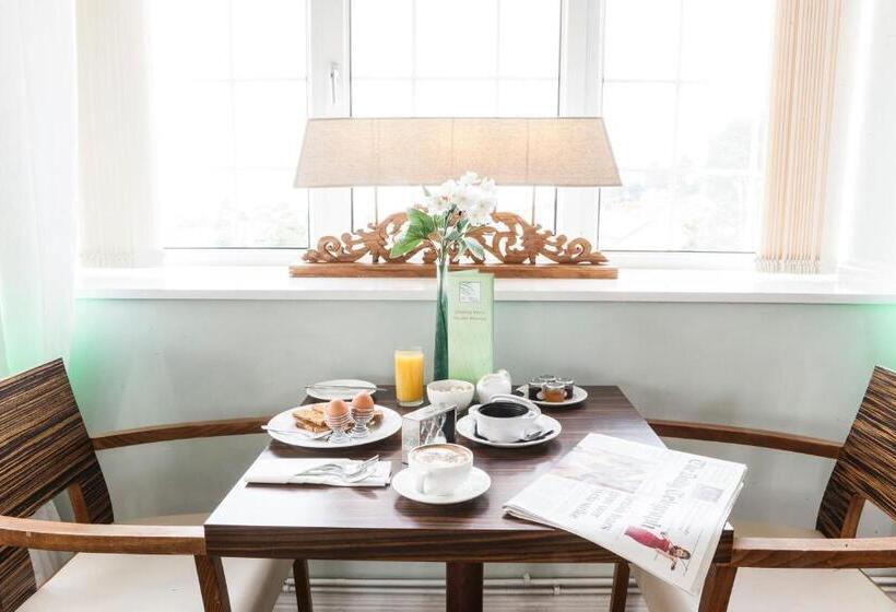 בית מלון כפרי Stradey Park