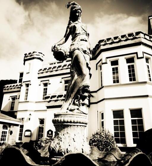 בית מלון כפרי Stradey Park