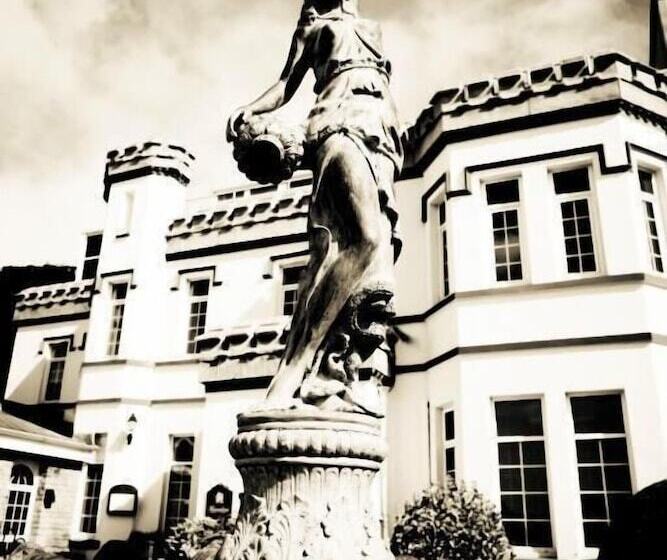 בית מלון כפרי Stradey Park