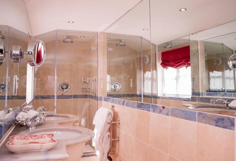 فندق Summer Lodge Country House