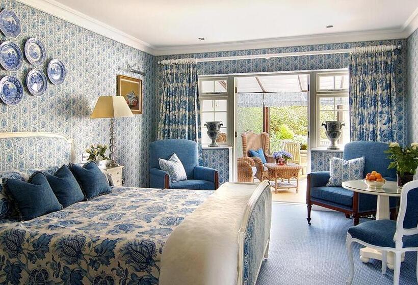 فندق Summer Lodge Country House