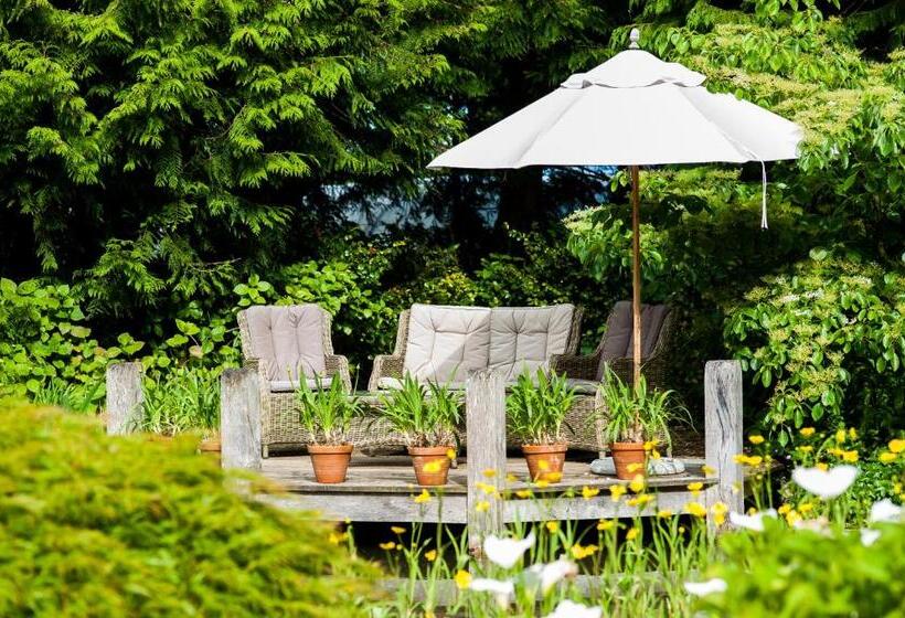 호텔 Summer Lodge Country House