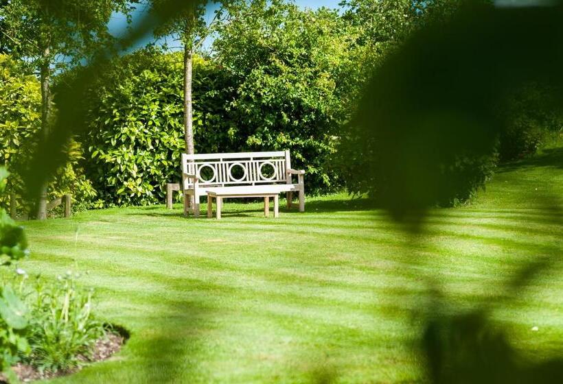 호텔 Summer Lodge Country House