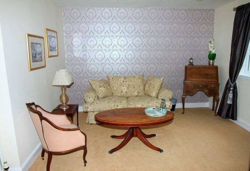 Otel Taychreggan, Signature Collection By Eight Continents