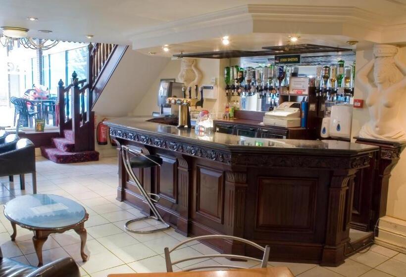 ホテル The Ashley