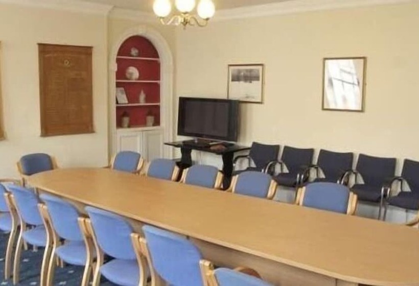 Отель The Beaufort