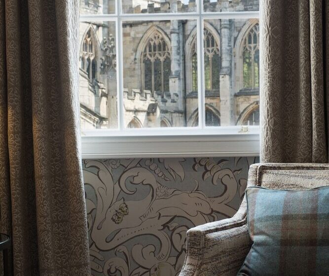 فندق The Beverley Arms